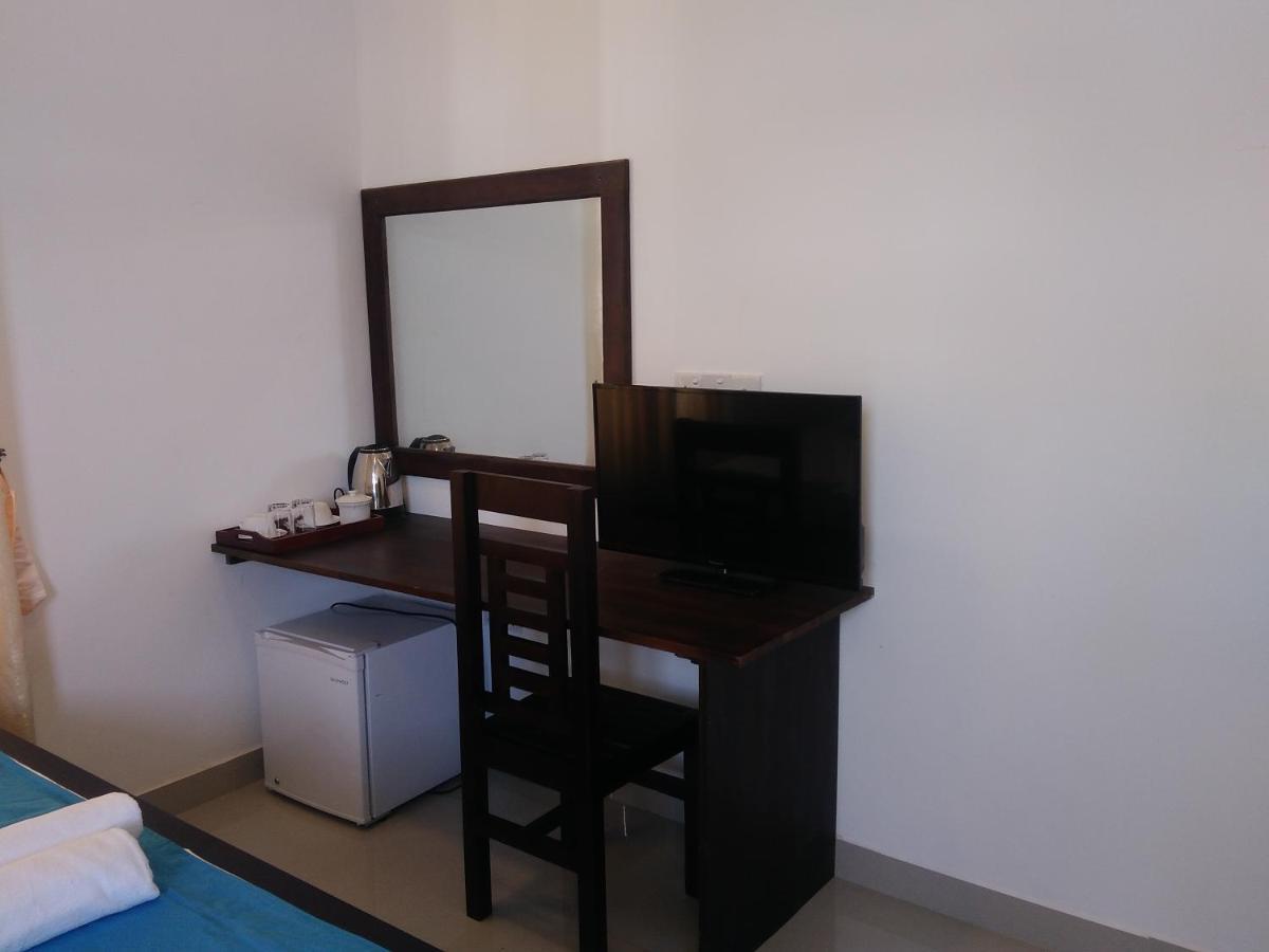 Queens Airport Residence Negombo Kültér fotó