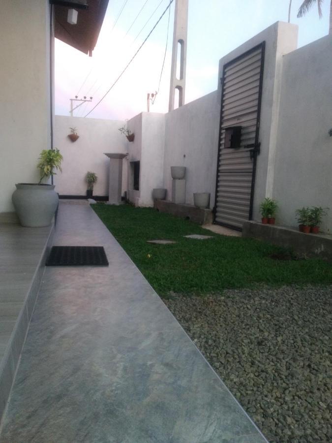 Queens Airport Residence Negombo Kültér fotó